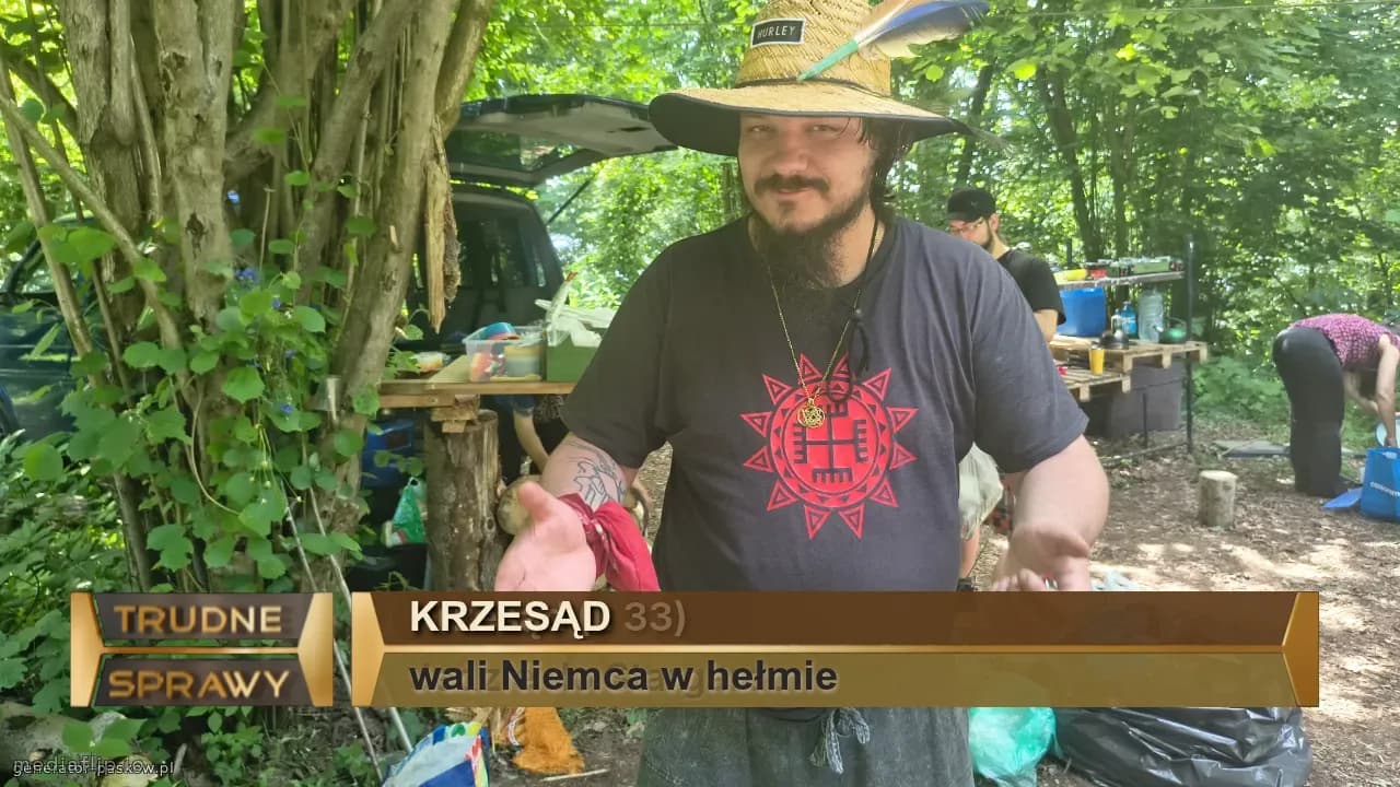 Krzesąd
wali Niemca w hełmie