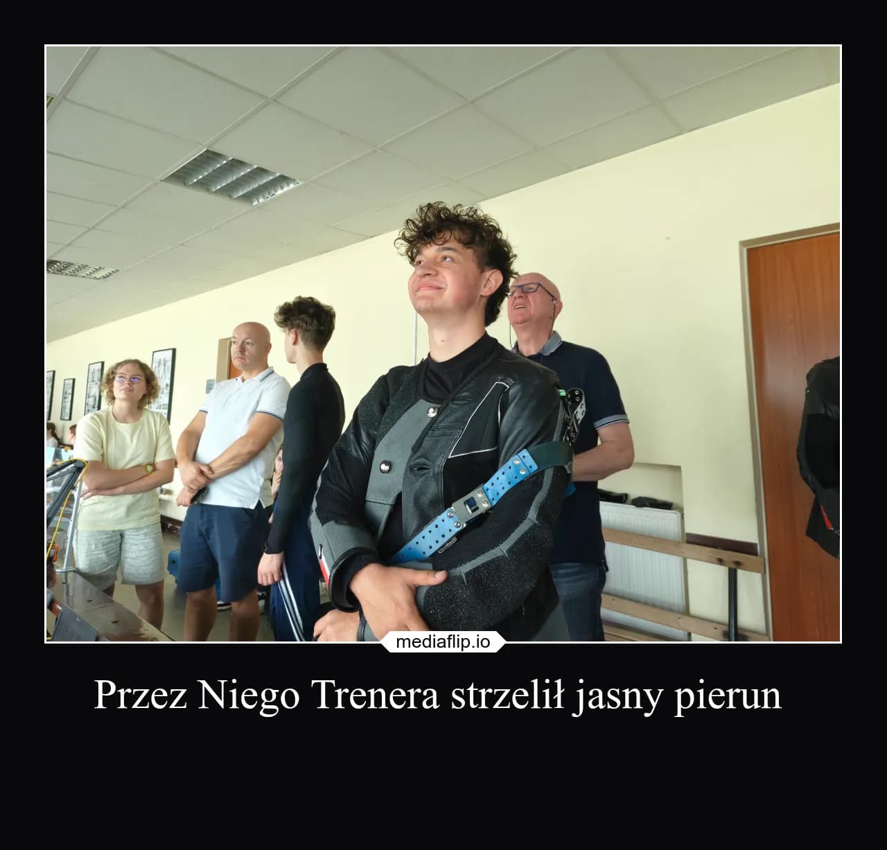 mediaflip.io - Przez Niego Trenera strzelił jasny pierun 
