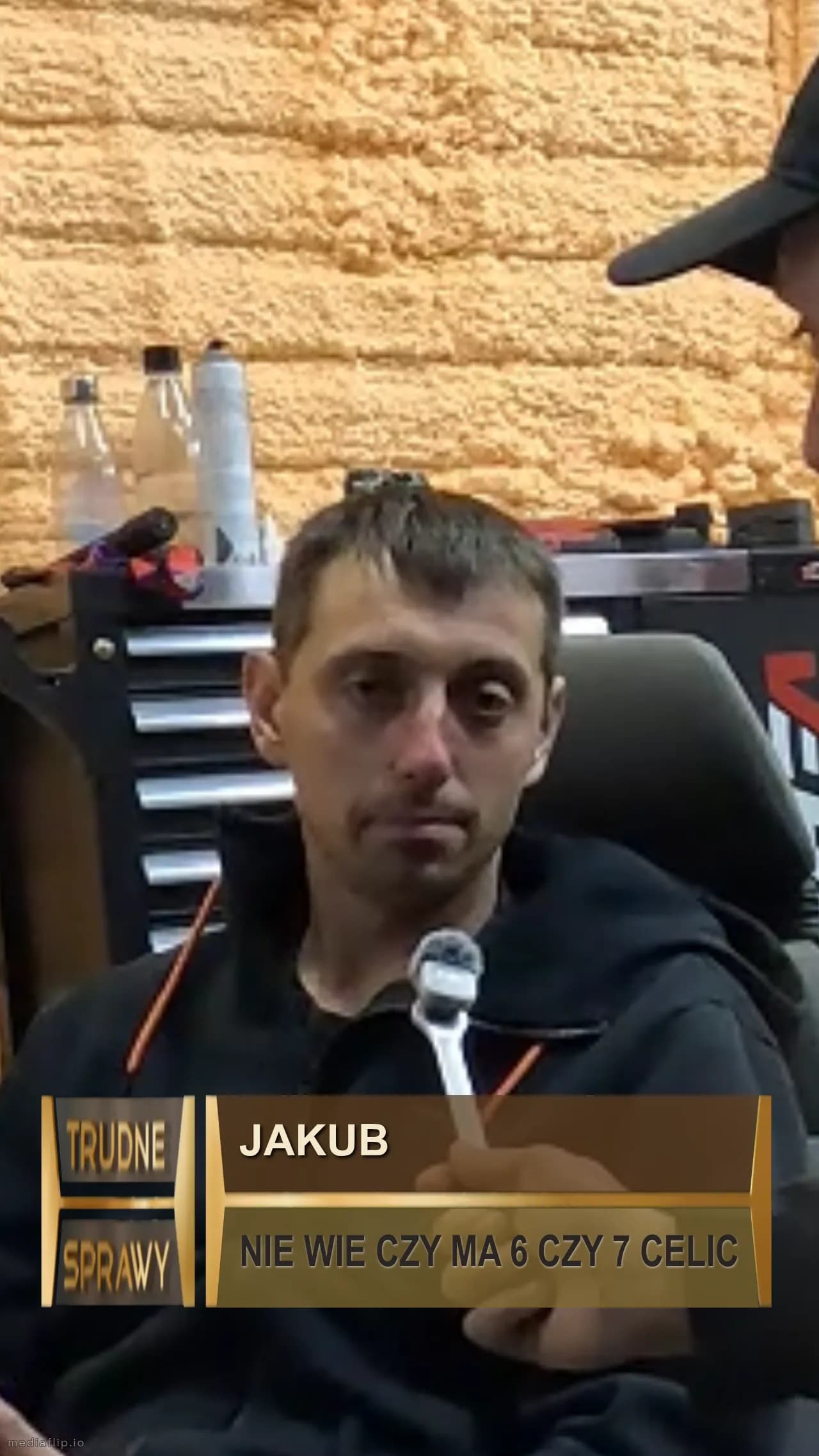 Jakub
NIE WIE CZY MA 6 CZY 7 CELIC